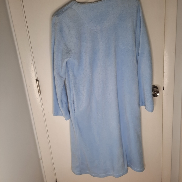 2 CALVE LENGTH ROBES SIZE L - Picture 4 of 4